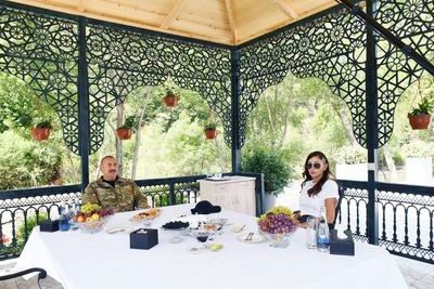 Ильхам Алиев и Мехрибан Алиева посетили чаепитие в Кяльбаджаре