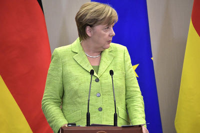 Франция и Германия инициировали создание &quot;экономического правительства&quot; ЕС