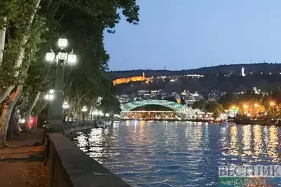 Тбилиси останется без пешеходного моста у Дома юстиции