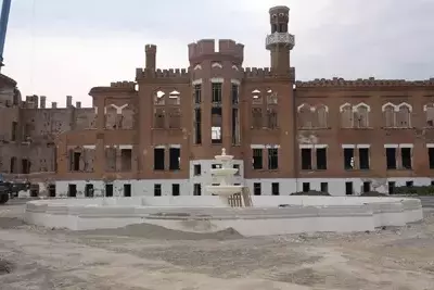 «Английский замок» в Грозном откроют после реставрации